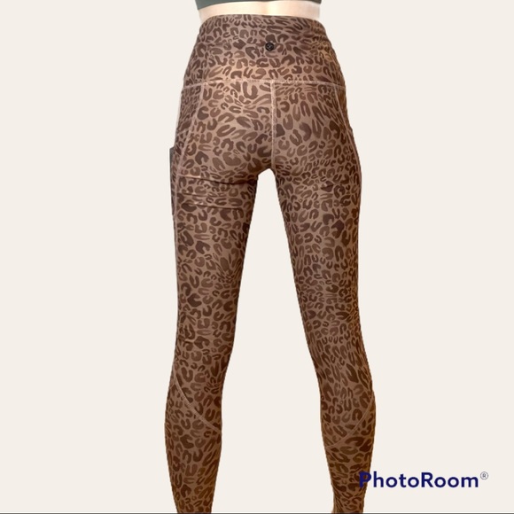 🎉HP🎉🥵Leopard Print Pocket Leggings XS NWT - Picture 4 of 7